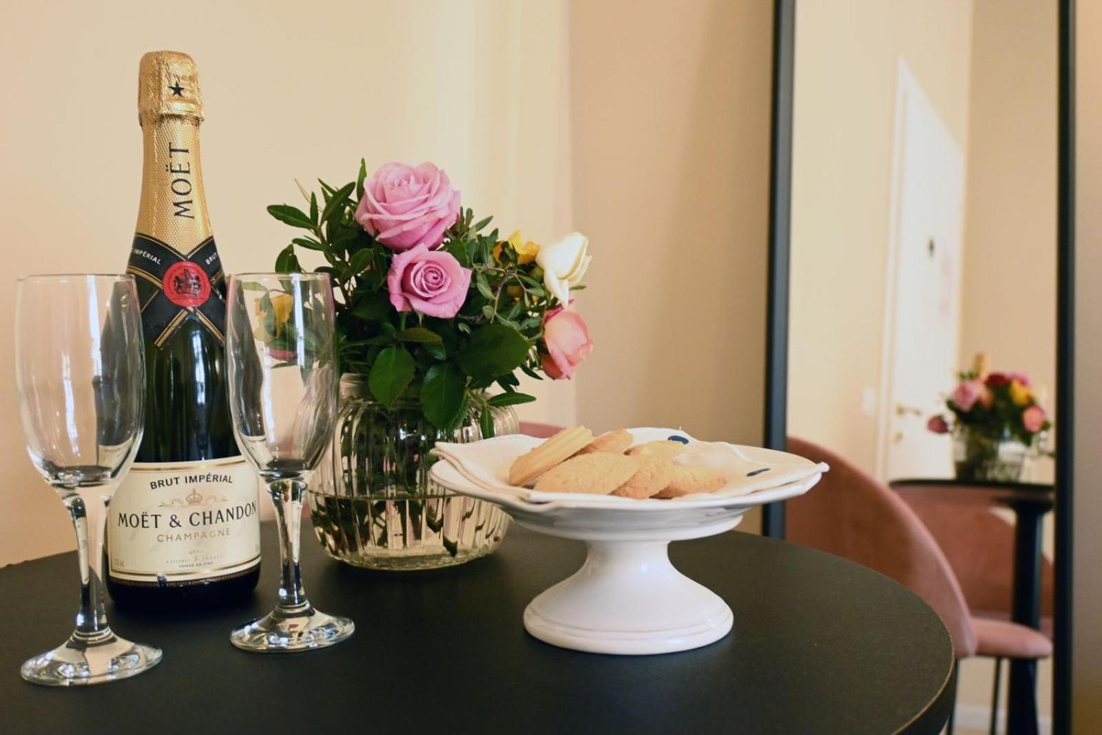 Bed and Breakfast Ta-49 Bed E Breakfast Napoli Esterno foto